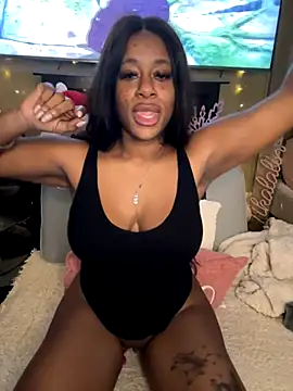 Snapshot of Tikalalin chatting on 4, 12, 2024 Tikalalin online show from 4, 12, 2024