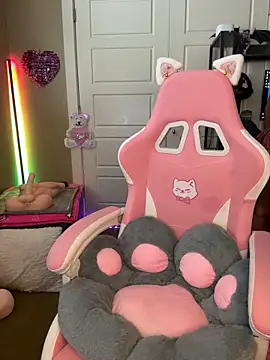 Snapshot of Tikalalin chatting on 29, 1, 2025 Tikalalin online show from 29, 1, 2025