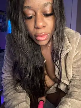 Snapshot of Tikalalin chatting on 22, 9, 2025 Tikalalin online show from 22, 9, 2025