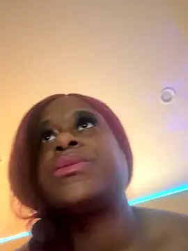 Snapshot of Tikalalin chatting on 25, 10, 2025 Tikalalin online show from 25, 10, 2025