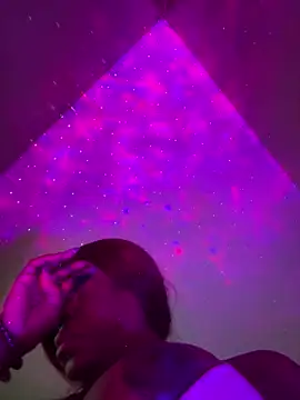 Snapshot of Tikalalin chatting on 27, 10, 2025 Tikalalin online show from 27, 10, 2025