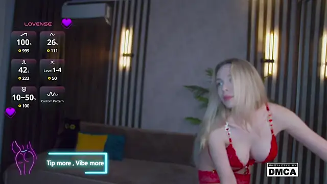 Snapshot of Holl1Would chatting on 13, 2, 2025 Holl1Would online show from 13, 2, 2025