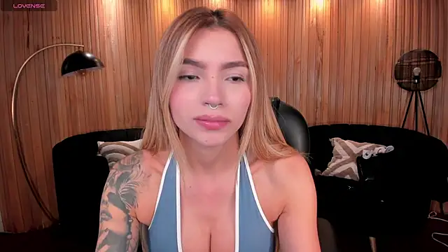 Snapshot of LexieWayne chatting on 10, 7, 2026 LexieWayne online show from 10, 7, 2026
