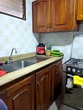 S Mia online show from 5, 2, 2025