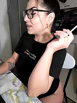 hot-babygirl online show from 4, 2, 2025