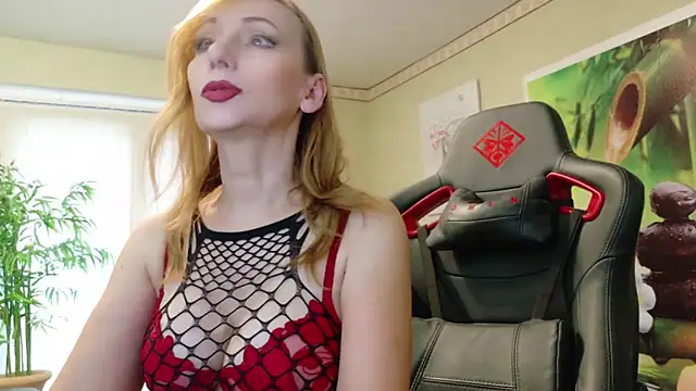 HotLana69 online show from 15, 2, 2025