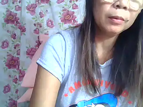 Snapshot of urwife_tobe chatting on 11, 1, 2025 urwife tobe online show from 11, 1, 2025