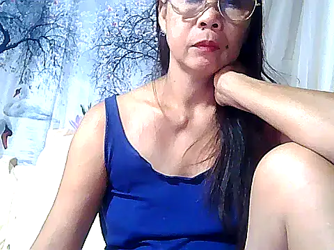 Snapshot of urwife_tobe chatting on 22, 9, 2025 urwife tobe online show from 22, 9, 2025