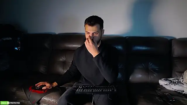 Snapshot of CrazyDom1 chatting on 23, 10, 2025 CrazyDom1 online show from 23, 10, 2025