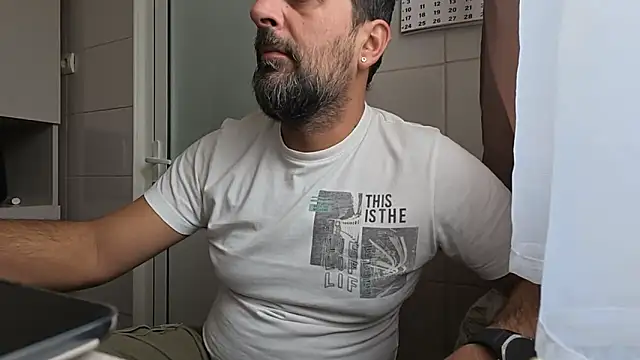 Snapshot of TigerOne19 chatting on 6, 11, 2025 TigerOne19 online show from 6, 11, 2025