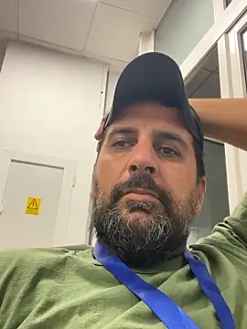 Snapshot of TigerOne19 chatting on 10, 11, 2025 TigerOne19 online show from 10, 11, 2025