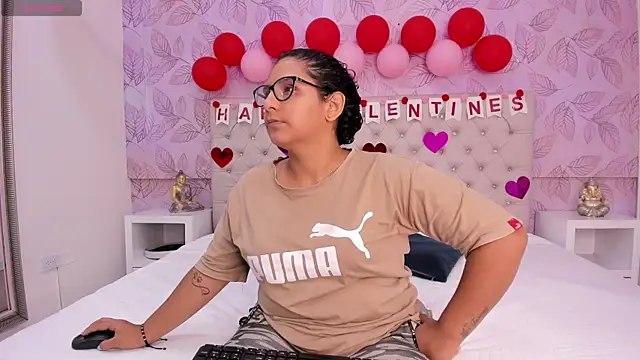 DanielleEvans  online show from 14, 2, 2025