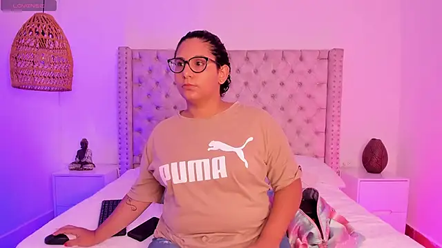 DanielleEvans  online show from 22, 3, 2025