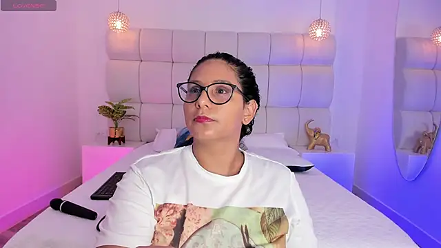 DanielleEvans  online show from 16, 9, 2025