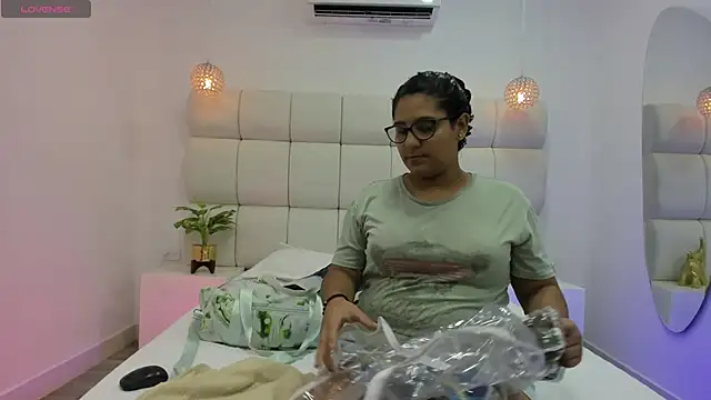 DanielleEvans  online show from 21, 9, 2025