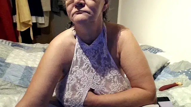 Snapshot of milfchantal4 chatting on 12, 10, 2025 milfchantal4 online show from 12, 10, 2025