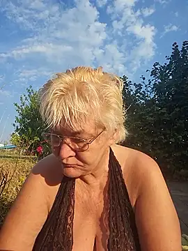 milfchantal4 online show from 28, 6, 2026