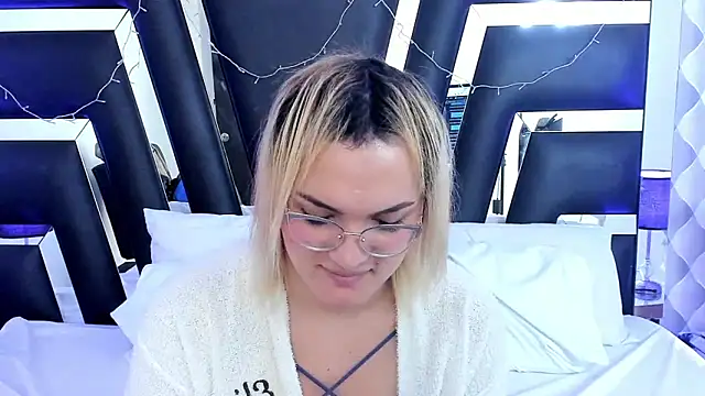 Snapshot of katya_kozlov chatting on 1, 3, 2025 katya kozlov online show from 1, 3, 2025