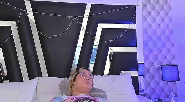 Snapshot of katya_kozlov chatting on 22, 3, 2025 katya kozlov online show from 22, 3, 2025