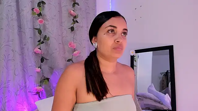 aisha es online show from 8, 1, 2025