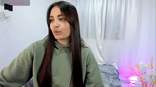 aisha es online show from 24, 10, 2025