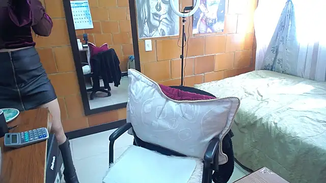 Snapshot of charlote_temple chatting on 2, 12, 2024 charlote temple online show from 2, 12, 2024