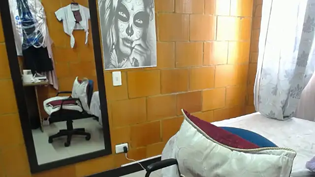 Snapshot of charlote_temple chatting on 14, 10, 2025 charlote temple online show from 14, 10, 2025