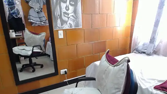 Snapshot of charlote_temple chatting on 20, 10, 2025 charlote temple online show from 20, 10, 2025