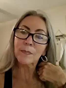 EvaRobinson online show from 13, 12, 2024