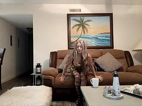 EvaRobinson online show from 10, 1, 2025