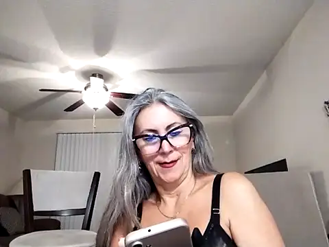 EvaRobinson online show from 13, 2, 2025