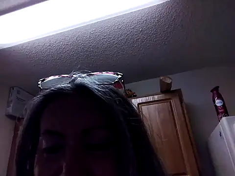 EvaRobinson online show from 13, 2, 2025