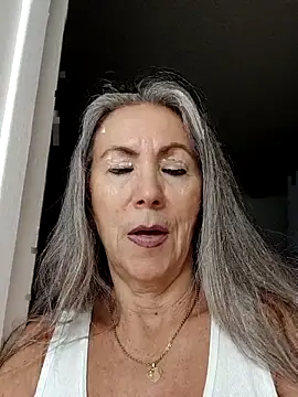 EvaRobinson online show from 19, 2, 2025