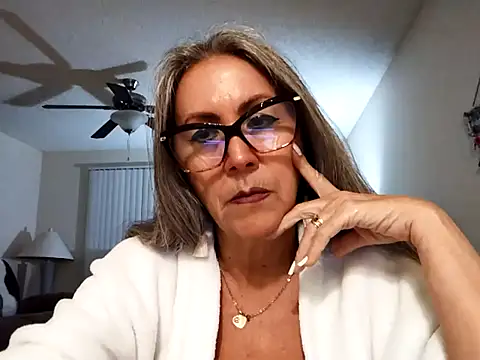 EvaRobinson online show from 25, 2, 2025