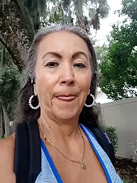 EvaRobinson online show from 10, 10, 2025