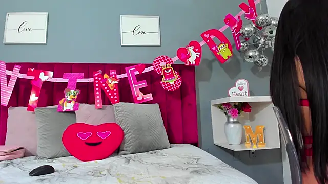 MauraGray online show from 14, 2, 2025