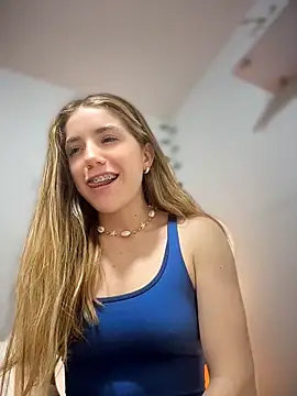 Snapshot of ShelbyHagen chatting on 7, 6, 2026 ShelbyHagen online show from 7, 6, 2026