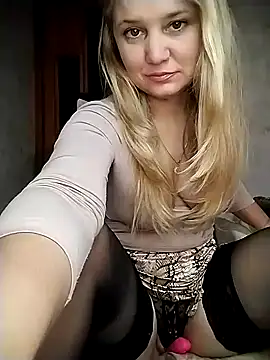 Snapshot of ImyoursLilu32 chatting on 23, 12, 2024 ImyoursLilu32 online show from 23, 12, 2024