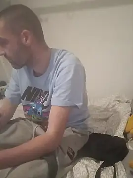 Snapshot of ThatGuyNextDoor1992 chatting on 20, 10, 2025 ThatGuyNextDoor1992 online show from 20, 10, 2025