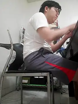 Snapshot of ksshp9502 chatting on 3, 12, 2025 ksshp9502 online show from 3, 12, 2025