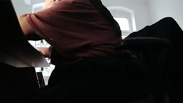 Snapshot of chubbysmallcock@xh chatting on 21, 9, 2025 chubbysmallcockxh online show from 21, 9, 2025