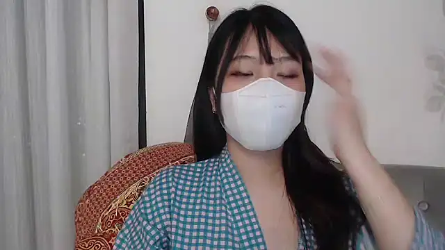 Snapshot of Onee-Chew chatting on 19, 12, 2024 Onee-Chew online show from 19, 12, 2024