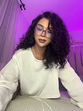 Snapshot of Samantha_Bernardo chatting on 12, 7, 2026 Samantha Bernardo online show from 12, 7, 2026
