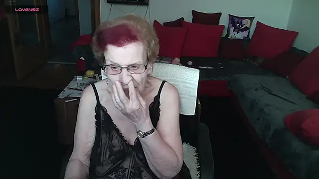 HeisseomaOriginal online show from 3, 2, 2025