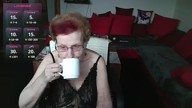 HeisseomaOriginal online show from 4, 2, 2025