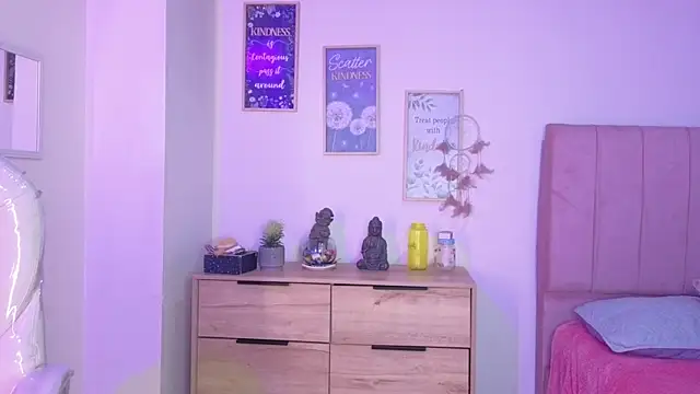 Snapshot of bluee_hazell chatting on 23, 10, 2025 bluee hazell online show from 23, 10, 2025