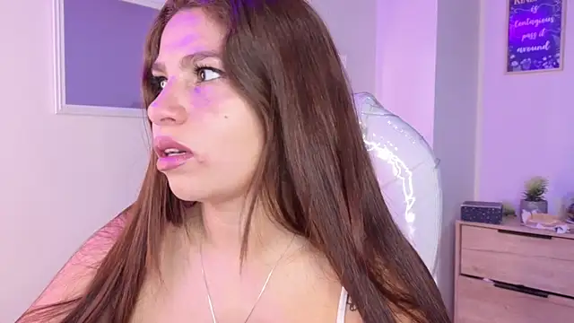 Snapshot of bluee_hazell chatting on 26, 10, 2025 bluee hazell online show from 26, 10, 2025