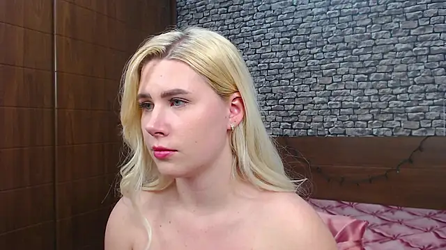 CuteBlondeMe online show from 9, 3, 2025