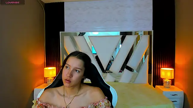 Linda4Petite online show from 16, 11, 2025