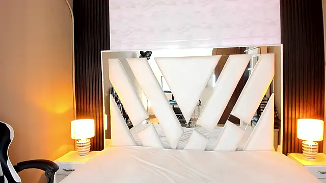 Linda4Petite online show from 20, 12, 2025